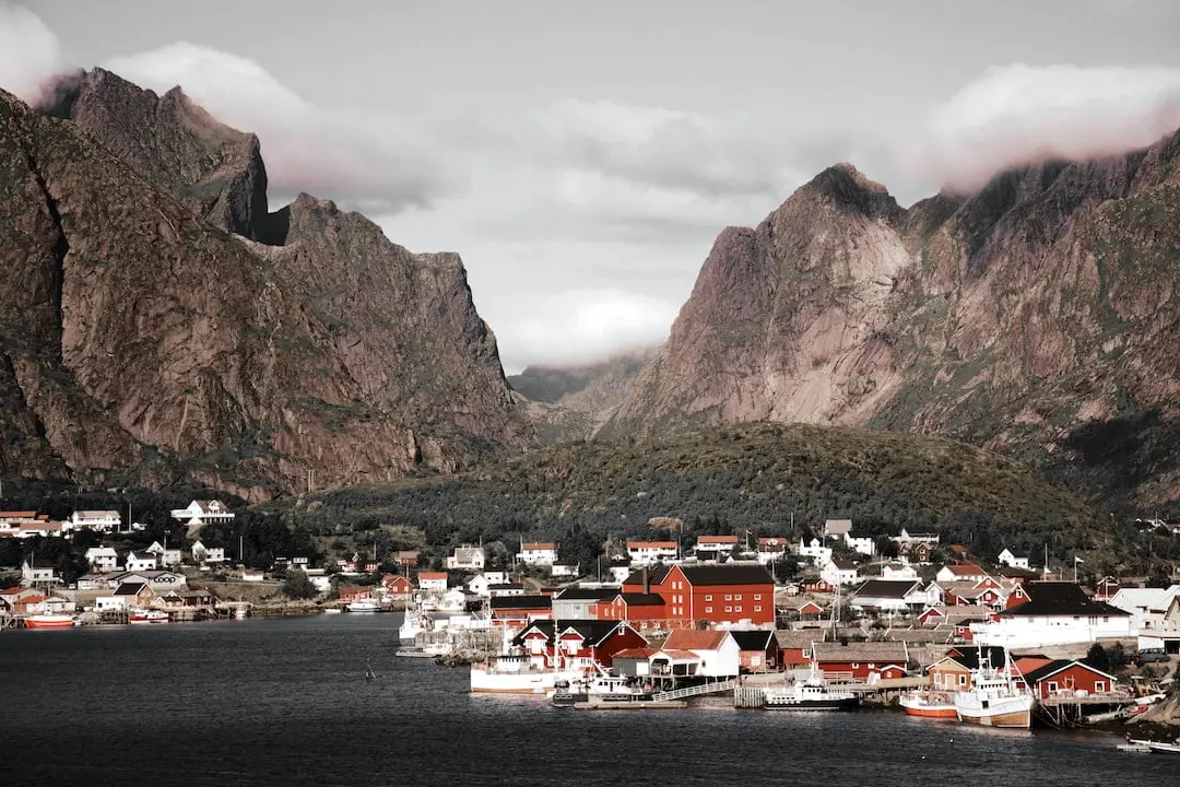 Så planerar du en färjeresa till Norge - 10 fantastiska destinationer att besöka illustration